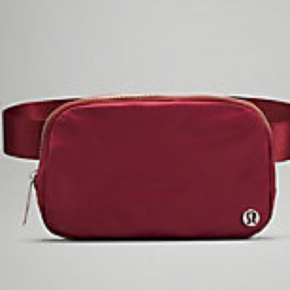 LULULEMON EVERYWHERE BELT BAG IN MULLED WINE